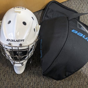 Senior New Bauer 960 Goalie Mask medium