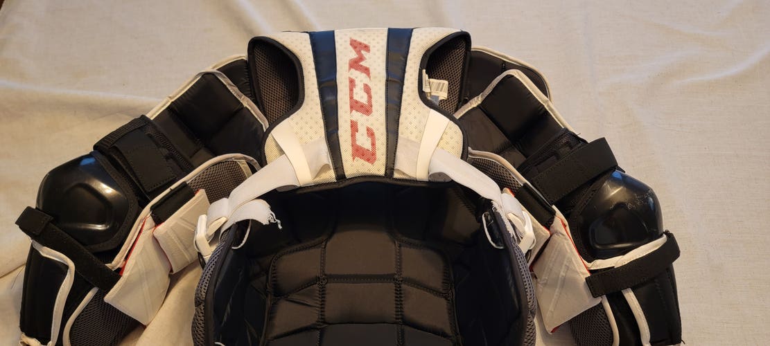 Medium CCM Eflex 5.9 Goalie Chesty
