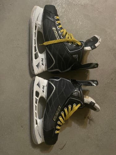 Used Bauer Regular Width  Size 9.5 Nexus 1000 Hockey Skates