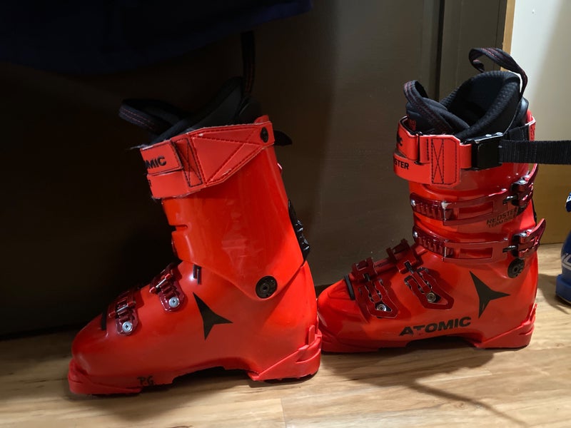 2022 Atomic Redster Team Issue 130 Ski Boots Demos Used for 2 days