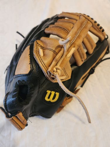 RARE Wilson Right Hand Throw A360 Softball Glove 15" Game ready. Good looking glove