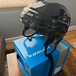 Bauer re-akt 85 hockey helmet medium