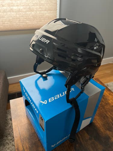 Bauer re-akt 85 hockey helmet medium