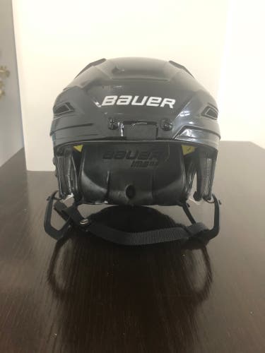 like new  Used Medium Bauer IMS 11.0   HECC THE END OF 04/2023