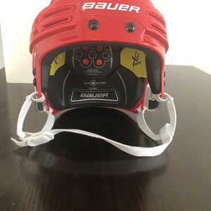New Medium Bauer Re-Akt 75 Helmet   HECC THE END OF 09/2023