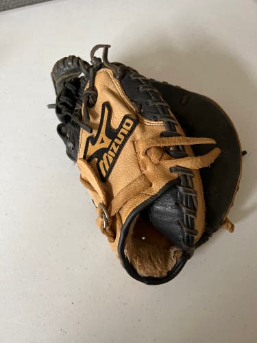 Mizuno Youth Prospect GXC105 32.5” Catcher’s Mitt