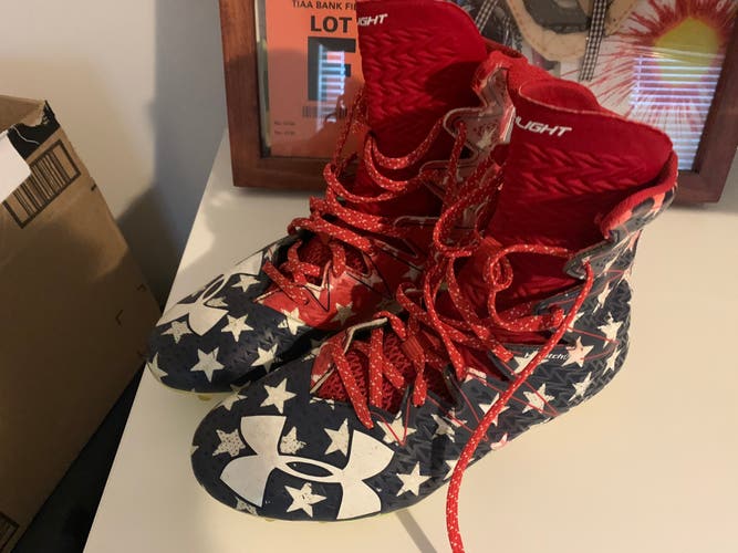 Under armor highlight Cleats