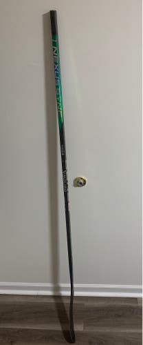 Senior Right Handed P92M Nexus 2N Pro Hockey Stick