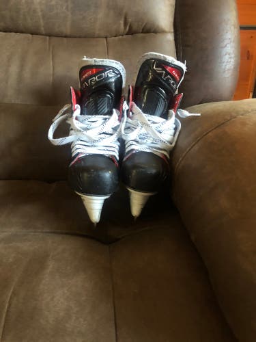 Used Bauer Regular Width  Size 6 Vapor X3.7 Hockey Skates