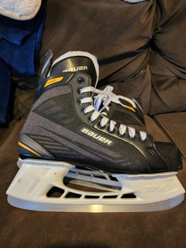 Senior Used Bauer Supreme 140 Hockey Skates Regular Width Size 11