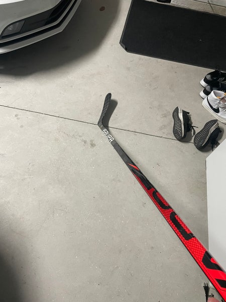 Senior Right Handed P92 Vapor FlyLite Hockey Stick