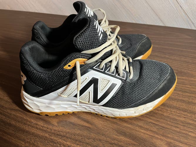 Black Used New Balance Baseball Turf shoes - Black / White