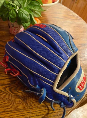 Vladdy Wilson Infield 12.25" A2000 Baseball Glove