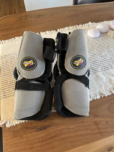 Bauer Vapor 4 Elbow Pads