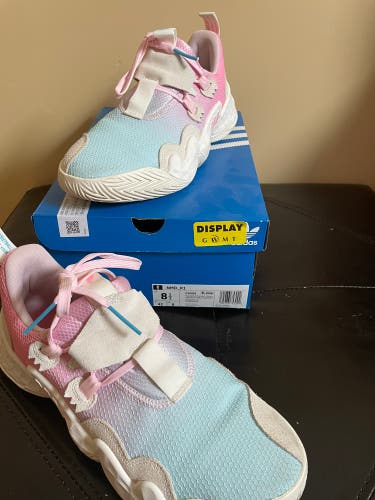 Men's Size 8.5 (Women's 9.5) Adidas Shoes