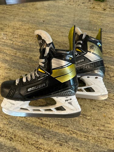 Used Bauer Regular Width Size 3 Supreme 3S Hockey Skates