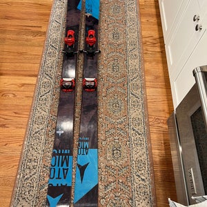 Used Powder With Bindings Automatic Skis