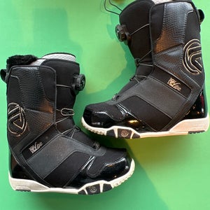 Used Women's Flow Luxe Snowboard Boots - Size: W 8.0 (M 7.0)