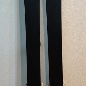 Used Blizzard Titan Atlas 180 cm skis with IQ Max Bindings Max Din 14