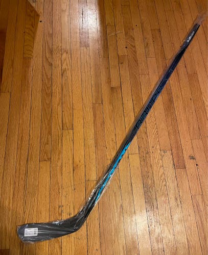 Intermediate Right Handed P28 Nexus E5 Pro Hockey Stick