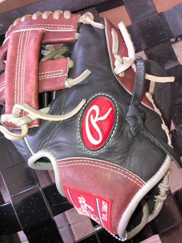Used Rawlings R9 Right Hand Throw Baseball Glove 9.5"