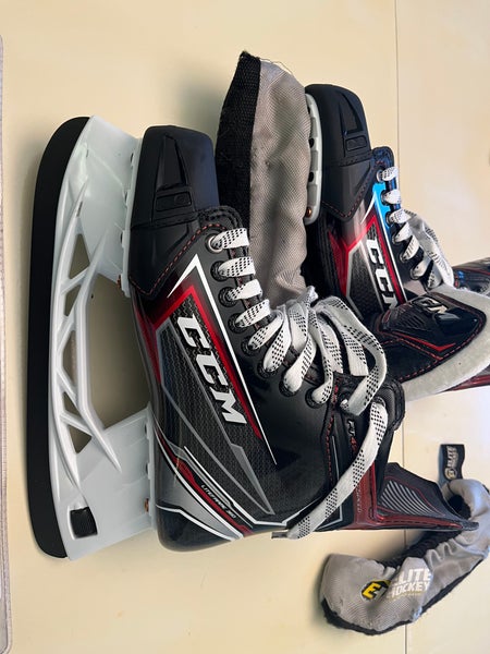 New CCM Regular Width Size 6.5 JetSpeed FT490 Hockey Skates