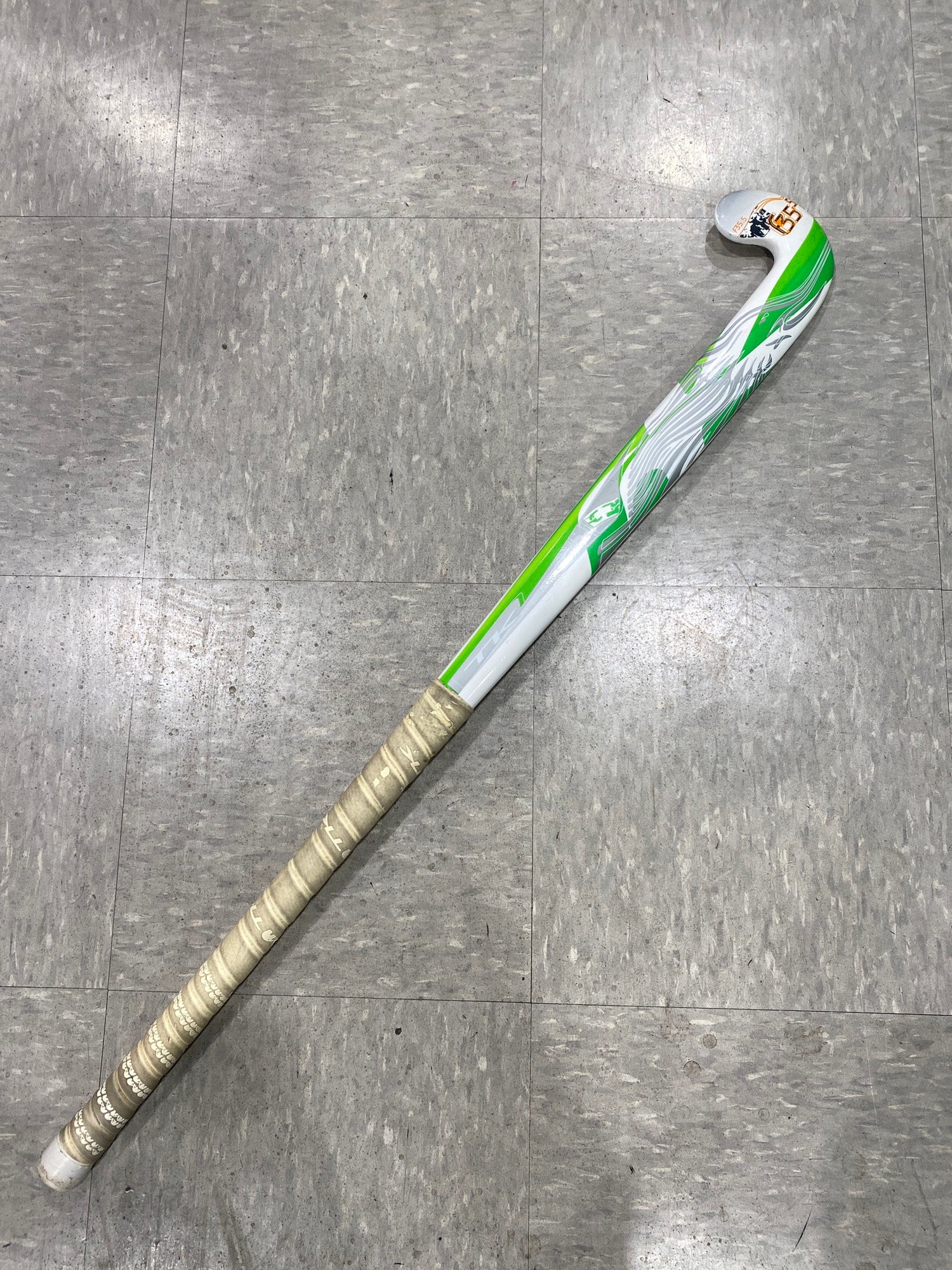 TK M Series Indoor Wood Field Hockey Stick White / 32 Stick