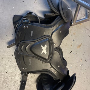 Youth Small Xenith Flyte Shoulder Pads