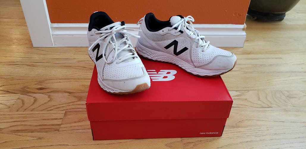 White Used Size 11 (Women's 12) Turf Cleats New Balance 3000v5