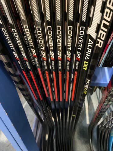 $180 Warrior QRE PRO TEAM Grip RH Hockey stick Senior W71 85  Flex