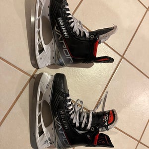 Used Bauer Regular Width Size 8.5 Vapor 3X Hockey Skates
