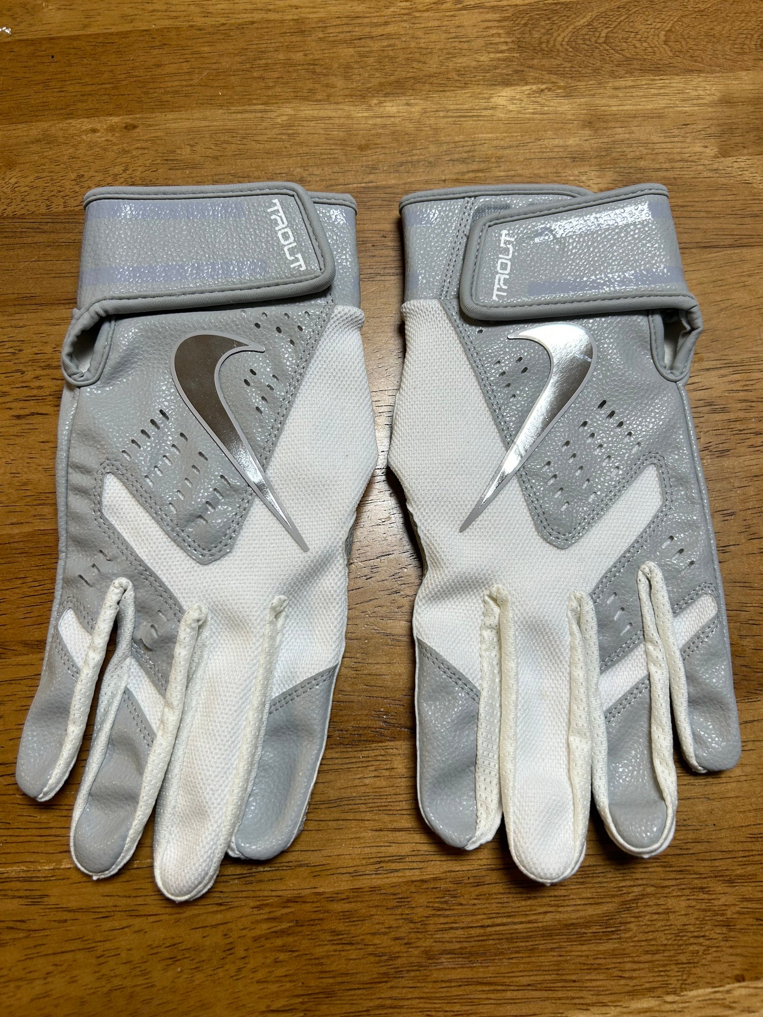 Nike Alpha Elite Baseball Batting Gloves in White, Size: Large | N1004380-121