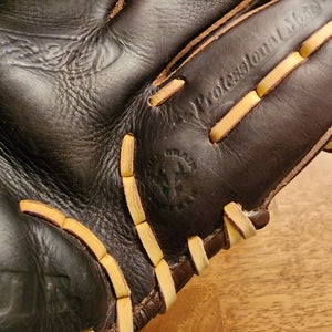 Used Mizuno Right Hand Throw Professional model Baseball Glove 11.5"