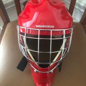 Vaughn 7700 Hockey Goalie Mask Size Senior M/L