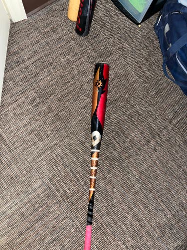 Used DeMarini (-3) 30 oz 33" Voodoo One Bat
