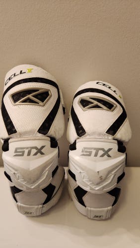 Used Adult Medium STX Cell V Arm Pads