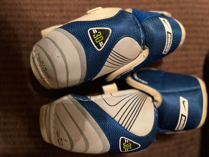 Used Medium Bauer Supreme 150 Elbow Pads