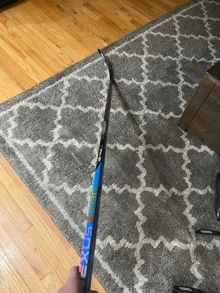Senior Right Handed P28 Nexus Sync Hockey Stick