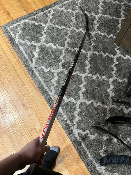 Senior Right Handed P92 Vapor Hyperlite Hockey Stick