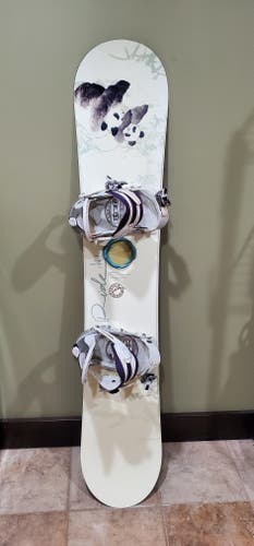 Ride Solace Snowboard 146 cm With Ride Binding women's Size Medium.