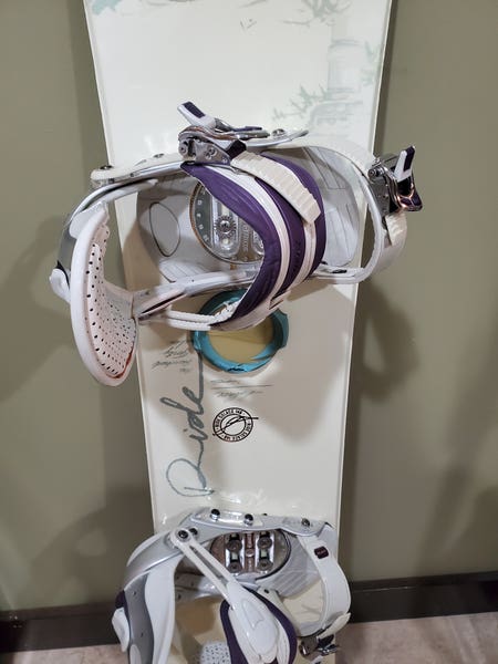 Ride Solace Snowboard 146 cm With Ride Binding women's Size Medium