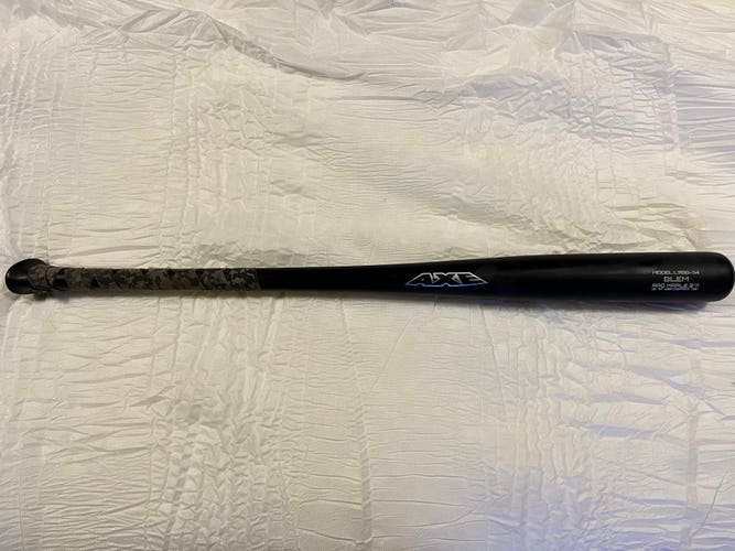 Used AXE Wood Pro Maple 271 Blem Bat (-3) 34"