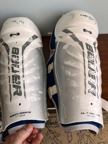 Nexus 4000 knee pads