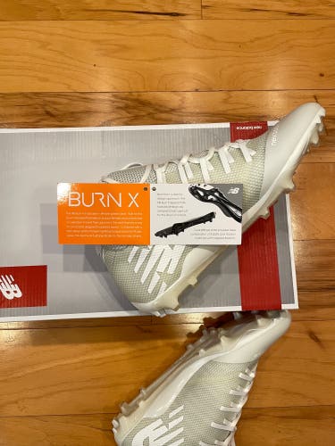 White Men's Molded Cleats Mid Top Burn X Mid