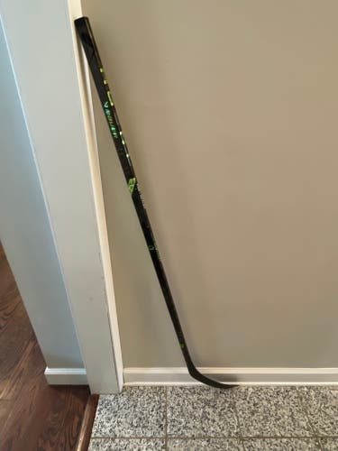 Junior Right Handed P28  Ag5nt Hockey Stick
