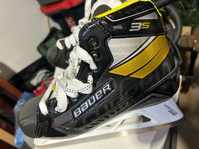 Senior Bauer Supreme 3s Hockey Goalie Skates (Regular) - Size: 8.5