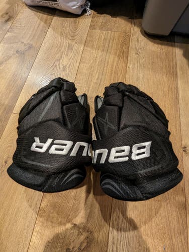 Used Bauer Vapor X800 Lite Gloves 12"