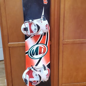 Palmer mountain dew (MD) sign Snowboard 150 cm With Flow Large Binding.