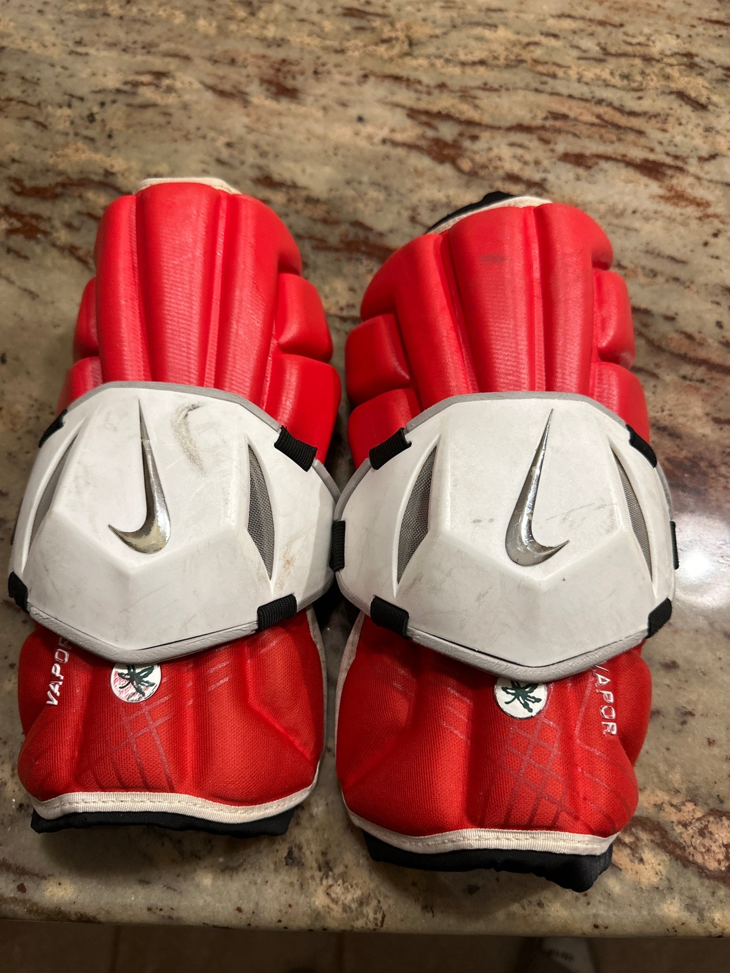 New Nike Vapor Adults Medium Red/White Lacrosse Protective Arm Guards