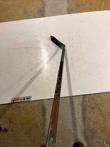 Senior Left Hand P28 Pro Stock Vapor Hyperlite Hockey Stick